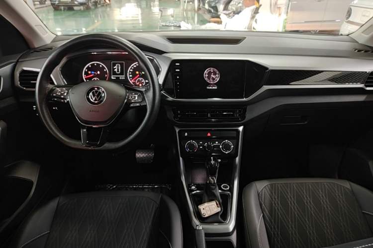 Used Volkswagen T-Cross 2021 280TSI DSG Comfort Edition Audio And AC Panel