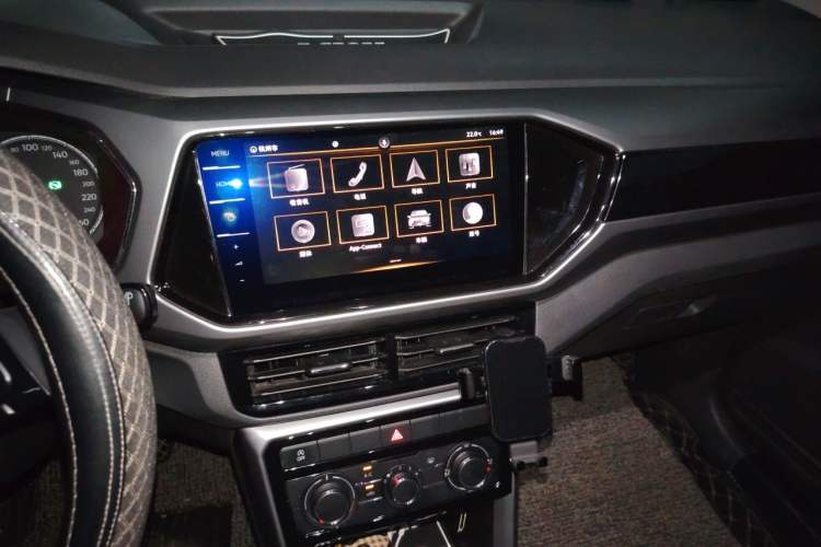Used Volkswagen T-Cross 2021 280TSI DSG Comfort Edition Audio And AC Panel