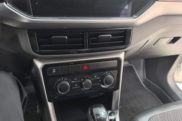 Used Volkswagen T-Cross 2021 280TSI DSG Comfort Edition Audio And AC Panel