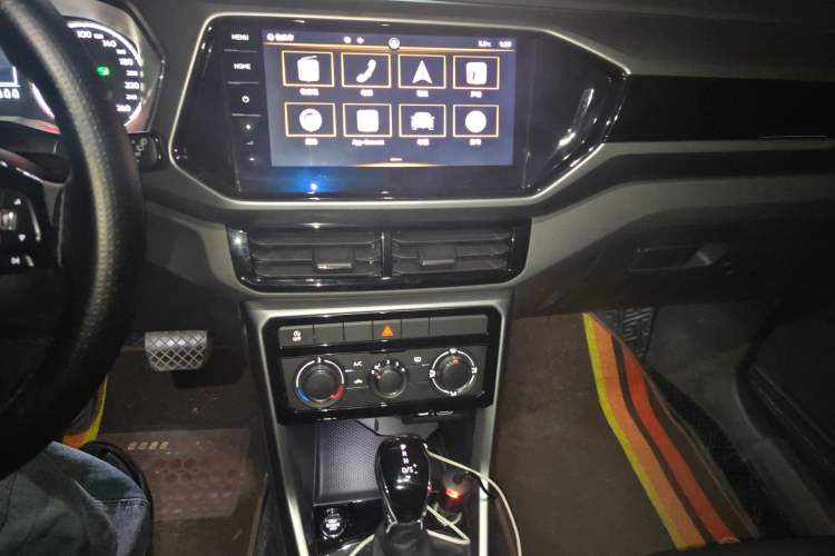 Used Volkswagen T-Cross 2021 280TSI DSG Comfort Edition Audio And AC Panel