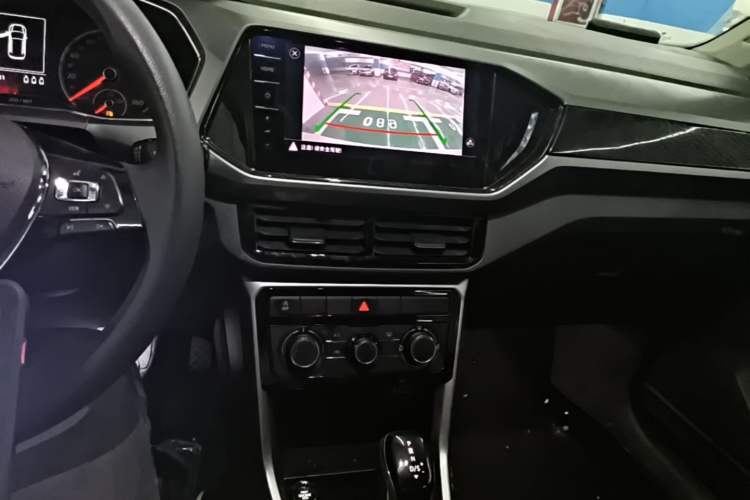 Used Volkswagen T-Cross 2021 1.5L Automatic Comfort Edition Audio And AC Panel