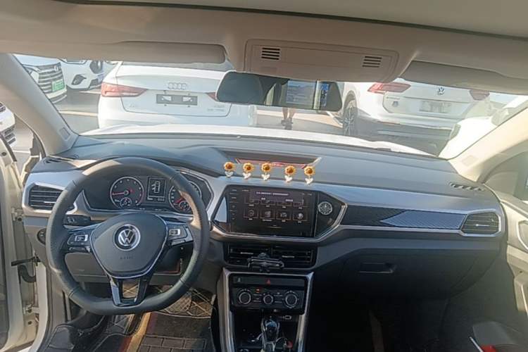 Used Volkswagen T-Cross 2021 1.5L Automatic Comfort Edition Center Console