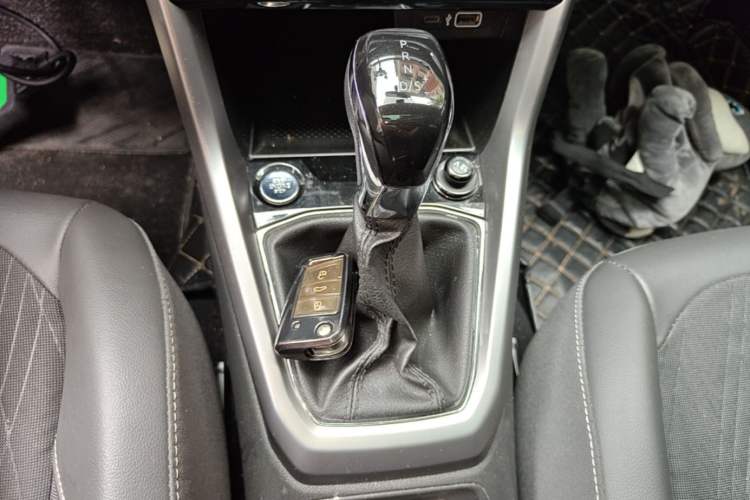 Used Volkswagen T-Cross 2021 280TSI DSG Comfort Edition Gear Lever
