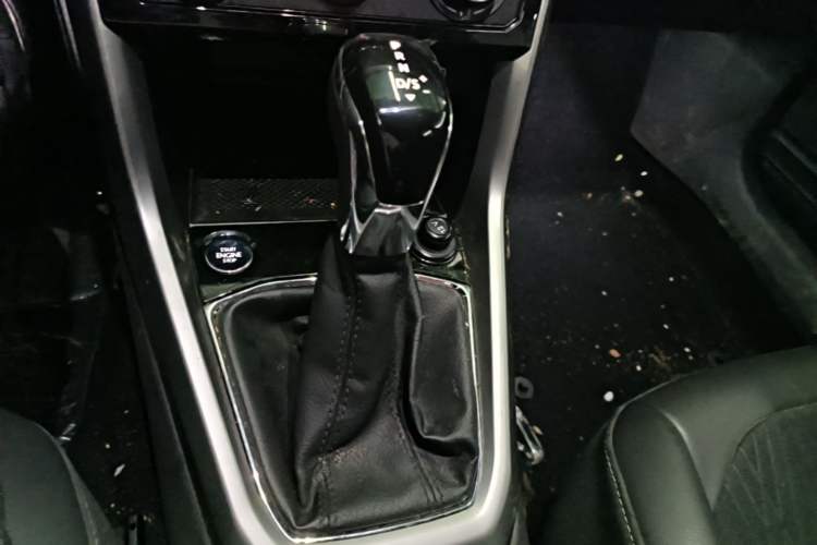 Used Volkswagen T-Cross 2021 1.5L Automatic Comfort Edition Gear Lever