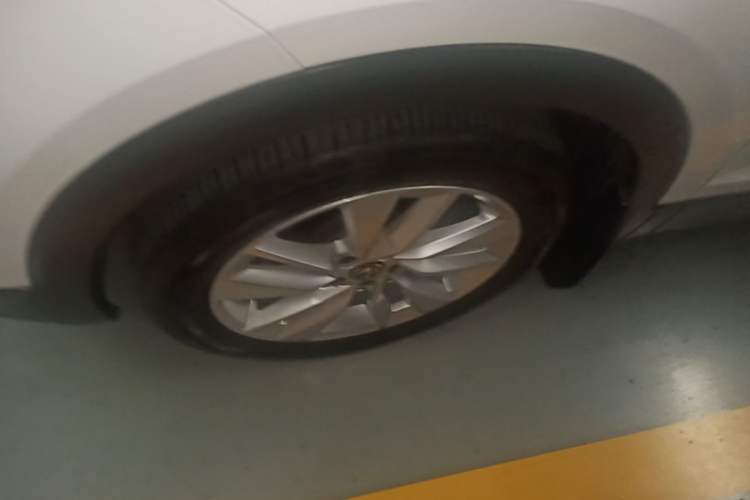 Used Volkswagen T-Cross 2021 280TSI DSG Comfort Edition Left Front Wheel Hub