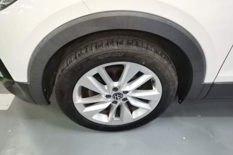 Used Volkswagen T-Cross 2021 280TSI DSG Comfort Edition Left Front Wheel Hub
