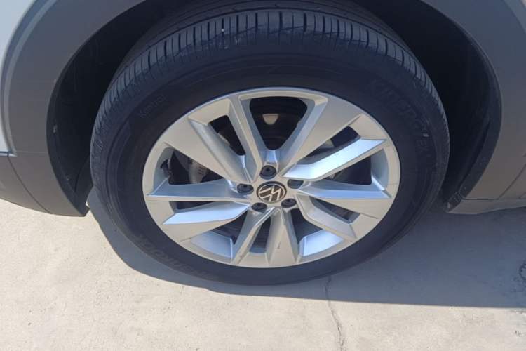 Used Volkswagen T-Cross 2021 280TSI DSG Comfort Edition Left Front Wheel Hub