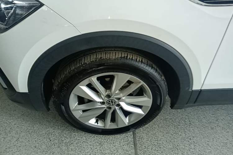 Used Volkswagen T-Cross 2021 280TSI DSG Comfort Edition Left Front Wheel Hub