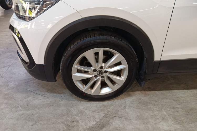 Used Volkswagen T-Cross 2021 280TSI DSG Comfort Edition Left Front Wheel Hub