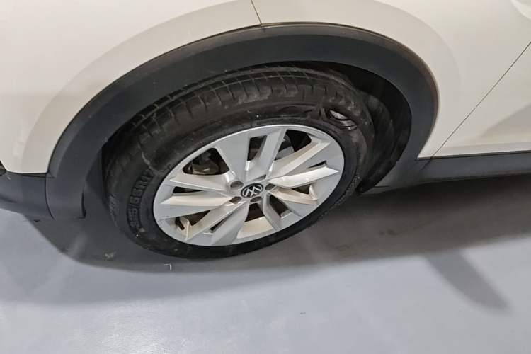 Used Volkswagen T-Cross 2021 280TSI DSG Comfort Edition Left Front Wheel Hub
