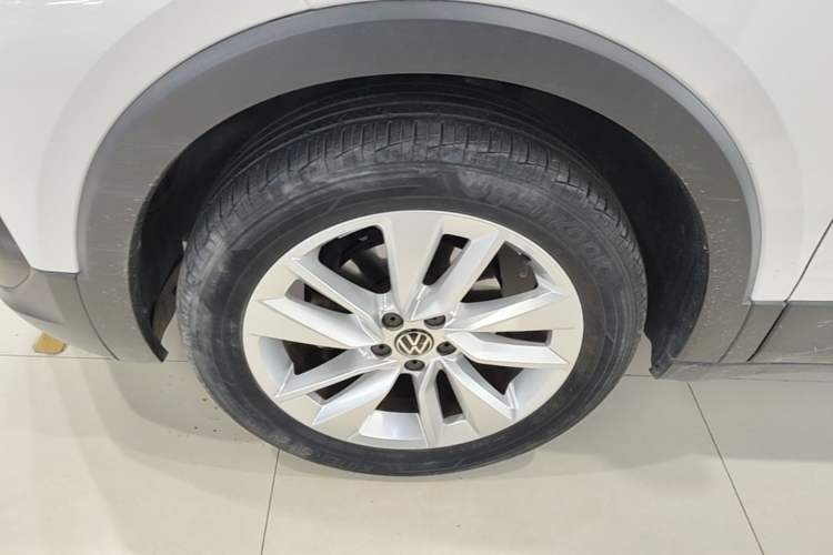 Used Volkswagen T-Cross 2021 1.5L Automatic Comfort Edition Left Front Wheel Hub