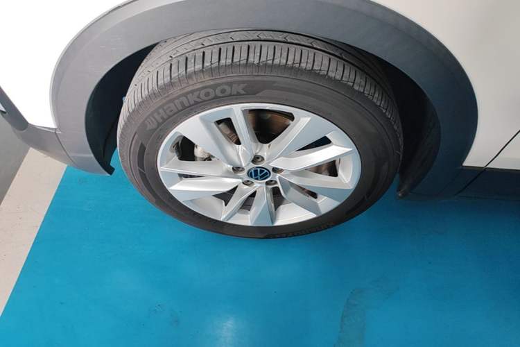 Used Volkswagen T-Cross 2021 280TSI DSG Comfort Edition Left Front Wheel Hub