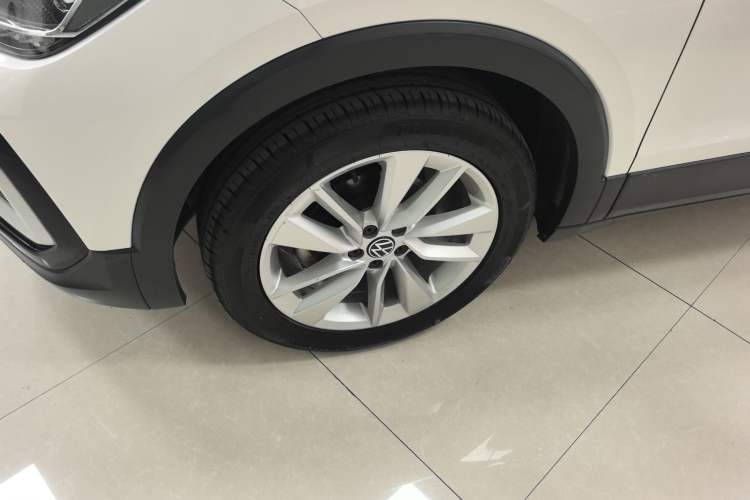 Used Volkswagen T-Cross 2021 280TSI DSG Comfort Edition Left Front Wheel Hub