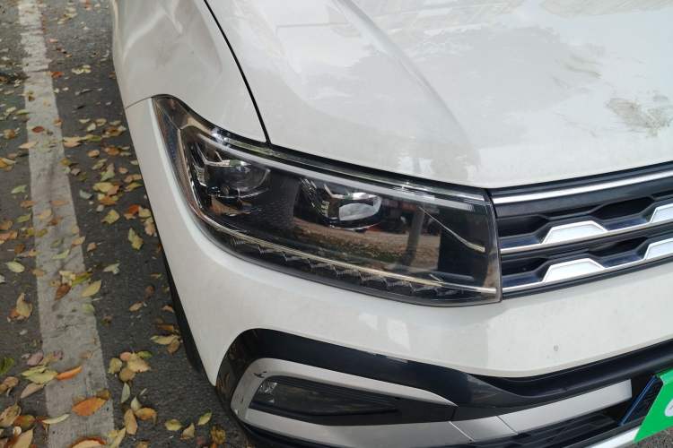 Used Volkswagen T-Cross 2021 1.5L Automatic Comfort Edition Right Front Headlight
