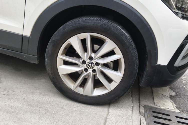 Used Volkswagen T-Cross 2021 1.5L Automatic Comfort Edition Right Front Wheel Hub