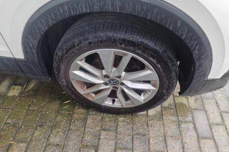 Used Volkswagen T-Cross 2021 1.5L Automatic Comfort Edition Right Front Wheel Hub