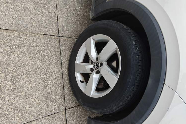 Used Volkswagen T-Cross 2021 1.5L Automatic Fashion Edition Right Front Wheel Hub