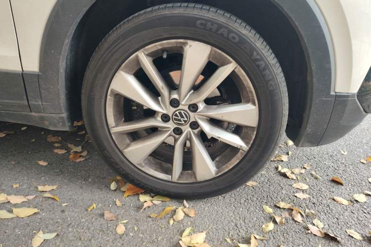 Used Volkswagen T-Cross 2021 1.5L Automatic Comfort Edition Right Front Wheel Hub