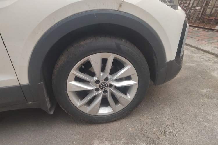 Used Volkswagen T-Cross 2021 1.5L Automatic Comfort Edition Right Front Wheel Hub