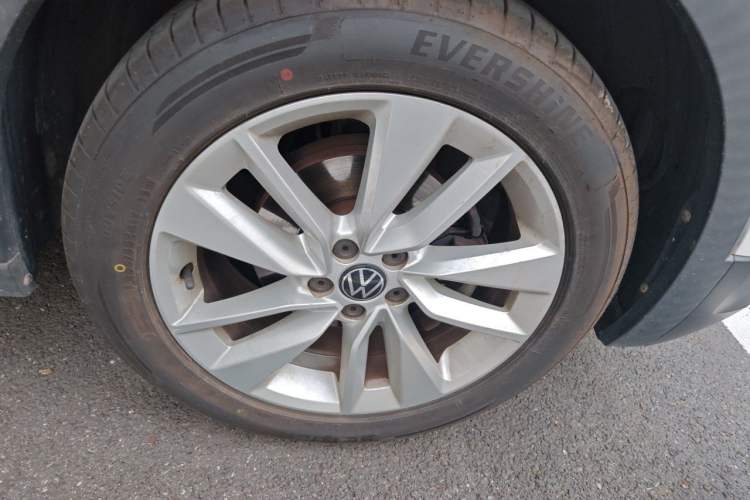 Used Volkswagen T-Cross 2021 1.5L Automatic Comfort Edition Right Front Wheel Hub