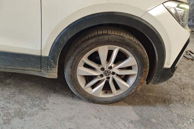 Used Volkswagen T-Cross 2021 280TSI DSG Comfort Edition Right Front Wheel Hub