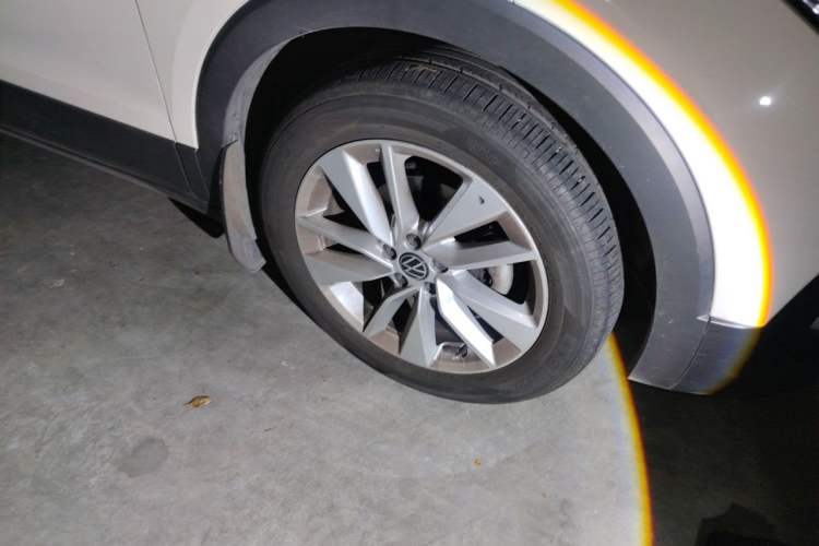 Used Volkswagen T-Cross 2021 280TSI DSG Comfort Edition Right Front Wheel Hub