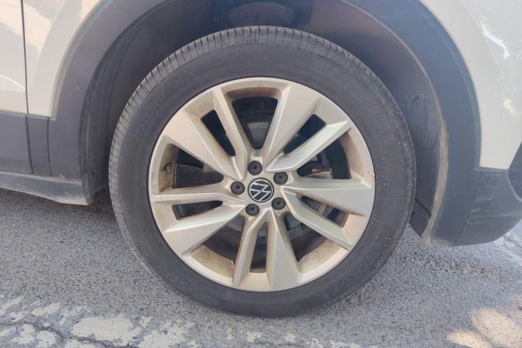 Used Volkswagen T-Cross 2021 1.5L Automatic Comfort Edition Right Front Wheel Hub
