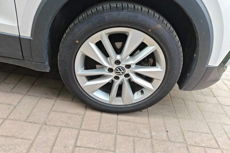Used Volkswagen T-Cross 2021 1.5L Automatic Comfort Edition Right Front Wheel Hub