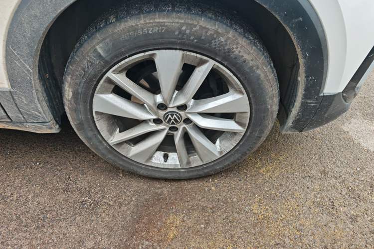 Used Volkswagen T-Cross 2021 1.5L Automatic Comfort Edition Right Front Wheel Hub