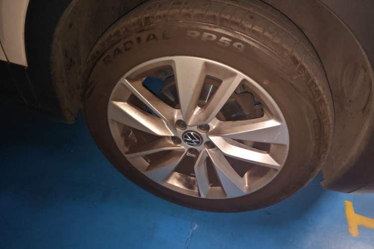 Used Volkswagen T-Cross 2021 280TSI DSG Comfort Edition Right Front Wheel Hub