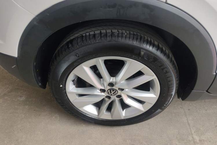 Used Volkswagen T-Cross 2021 280TSI DSG Comfort Edition Right Rear Wheel Hub