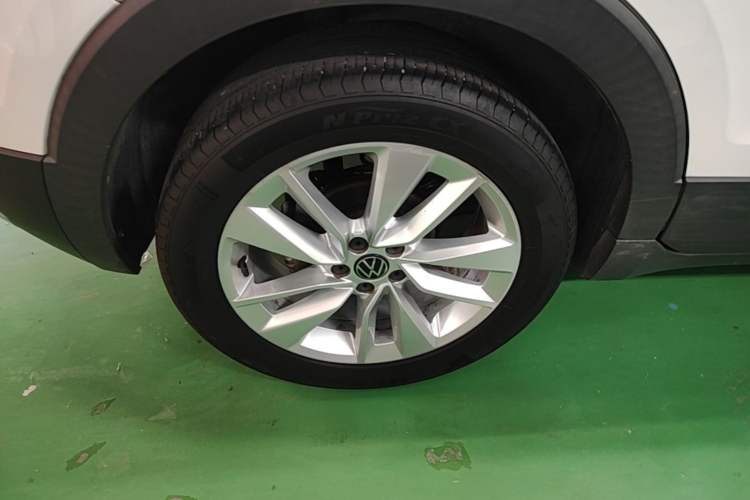 Used Volkswagen T-Cross 2021 280TSI DSG Comfort Edition Right Rear Wheel Hub