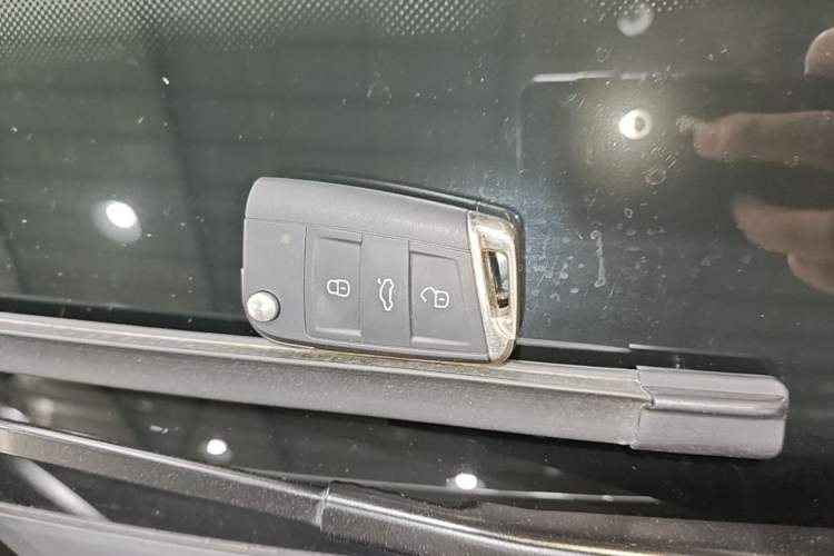 Used Volkswagen T-Cross 2021 280TSI DSG Comfort Edition Vehicle Key