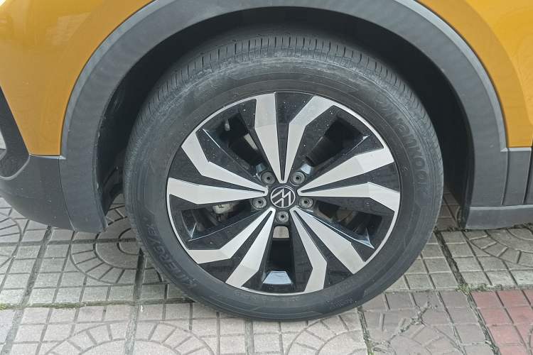 Used Volkswagen T-Cross 2021 280TSI DSG Luxury Edition Left Front Wheel Hub