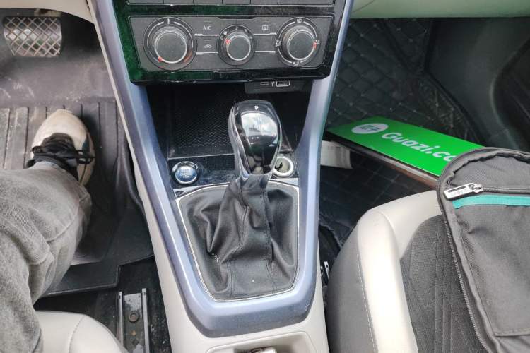 Used Volkswagen T-Cross 2022 1.5L Automatic Comfort Edition Gear Lever