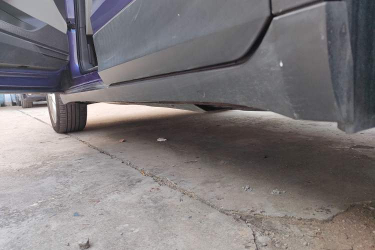 Used Volkswagen T-Cross 2022 1.5L Automatic Comfort Edition Left Side Sill