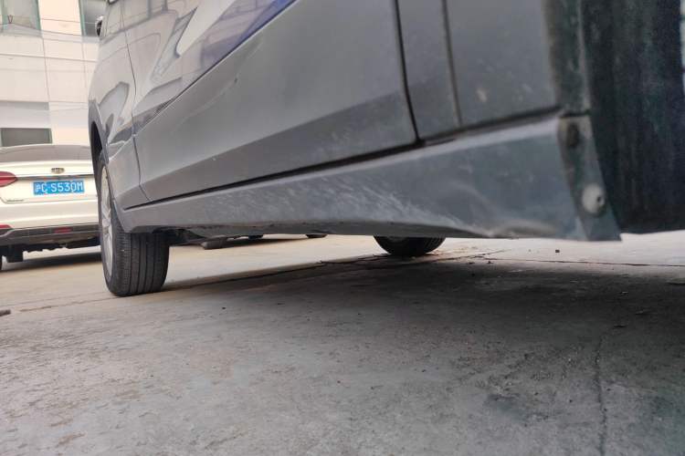 Used Volkswagen T-Cross 2022 1.5L Automatic Comfort Edition Right Side Sill
