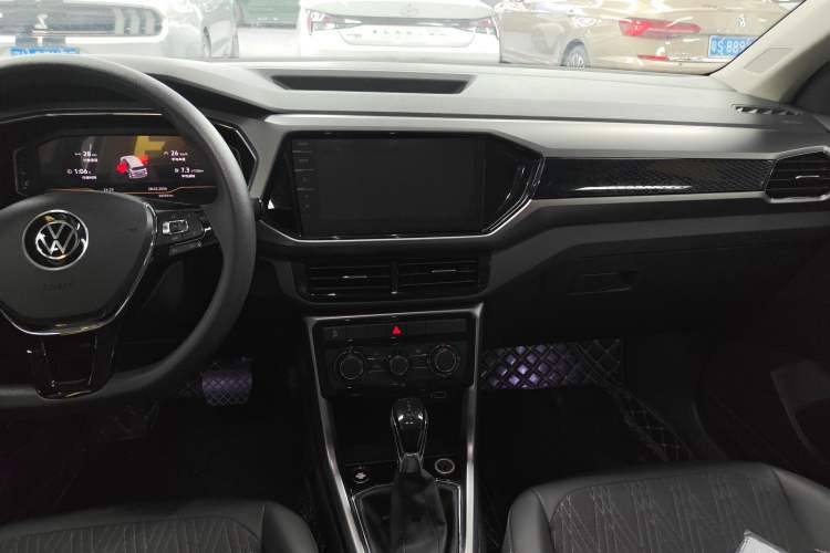 Used Volkswagen T-Cross 2022 280TSI DSG Comfort Edition Audio And AC Panel