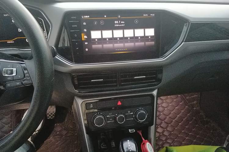 Used Volkswagen T-Cross 2022 280TSI DSG Comfort Edition Audio And AC Panel