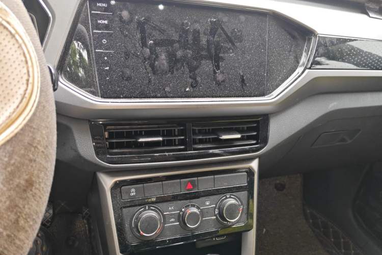Used Volkswagen T-Cross 2022 280TSI DSG Comfort Edition Audio And AC Panel