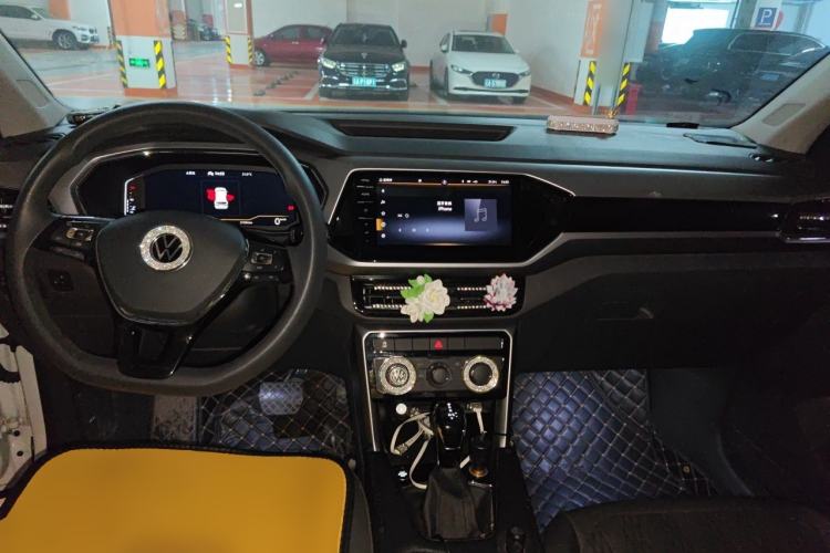 Used Volkswagen T-Cross 2022 280TSI DSG Comfort Edition Center Console