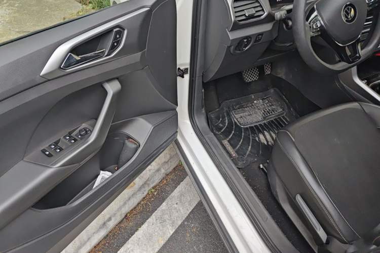 Used Volkswagen T-Cross 2022 280TSI DSG Comfort Edition Driver Seat