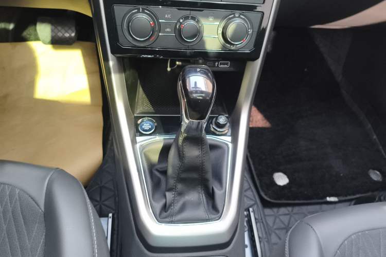 Used Volkswagen T-Cross 2022 1.5L Automatic Comfort Edition Gear Lever