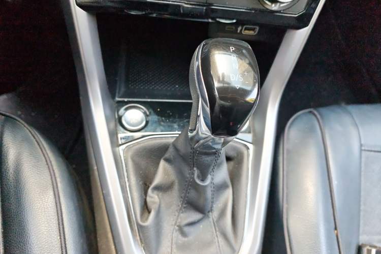 Used Volkswagen T-Cross 2022 1.5L Automatic Comfort Edition Gear Lever
