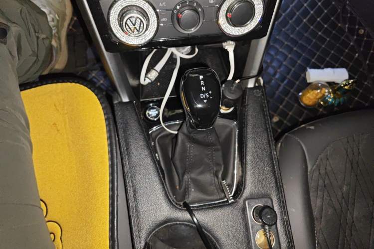 Used Volkswagen T-Cross 2022 280TSI DSG Comfort Edition Gear Lever