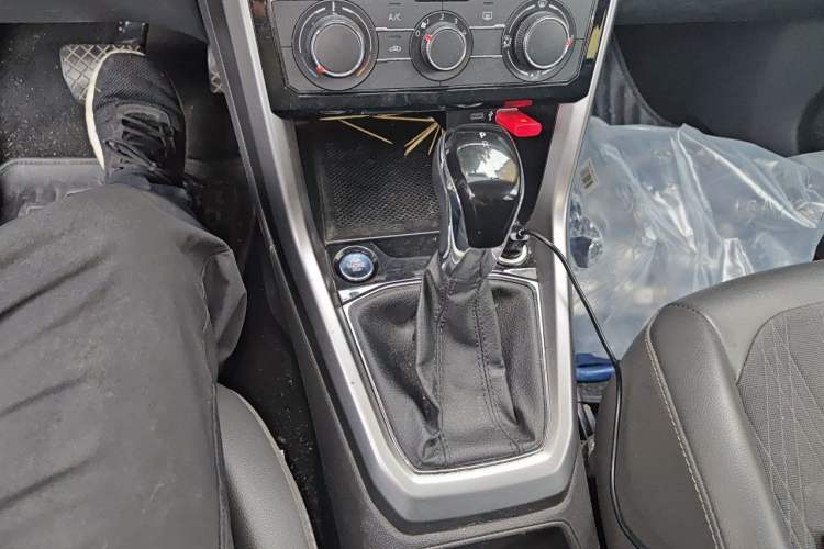 Used Volkswagen T-Cross 2022 280TSI DSG Comfort Edition Gear Lever