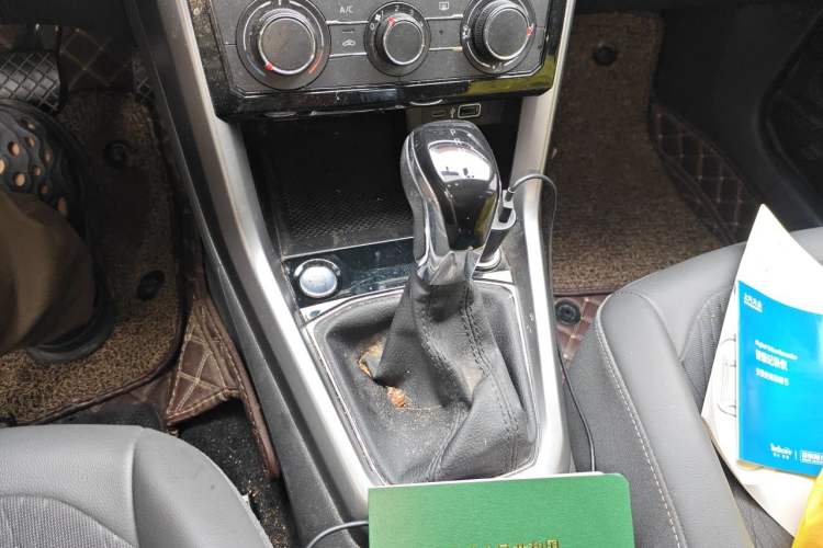 Used Volkswagen T-Cross 2022 280TSI DSG Comfort Edition Gear Lever