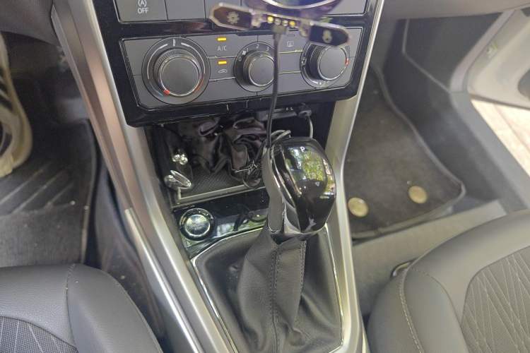 Used Volkswagen T-Cross 2022 1.5L Automatic Comfort Edition Gear Lever