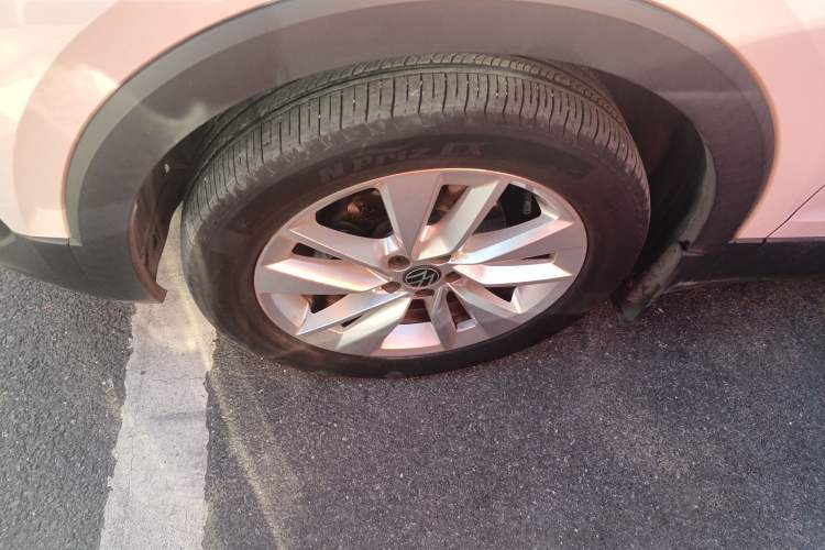 Used Volkswagen T-Cross 2022 280TSI DSG Comfort Edition Left Front Wheel Hub