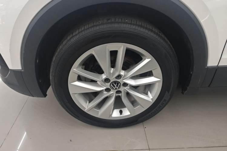 Used Volkswagen T-Cross 2022 280TSI DSG Comfort Edition Left Front Wheel Hub